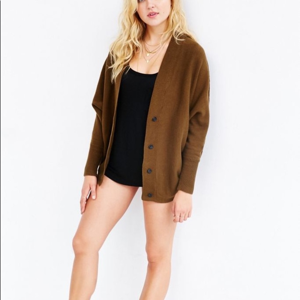Urban Outfitters White Vanessa Oversized Cardigan in Cream